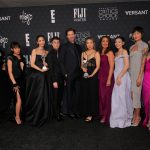 Para pemain dan kru film animasi Netflix yang sukses, ″KPop Demon Hunters″ (2025), berpose untuk foto setelah film tersebut menerima penghargaan Film Animasi Terbaik di Critics Choice Awards ke-31 di The Barker Hanger di Santa Monica, California, pada 4 Januari. Dari kiri adalah Audrey Nuna, Rei Ami, Ejae, Mark Sonnenblick, Chris Appelhans, Maggie Kang, Michelle Wong, Arden Cho, May Hong, dan Yoo Ji-young. [AP/YONHAP]